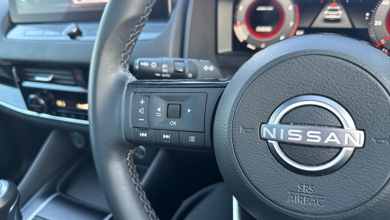 Nissan Qashqai 1.3 DiG-T MH N-Connecta 5dr Petrol Hatchback